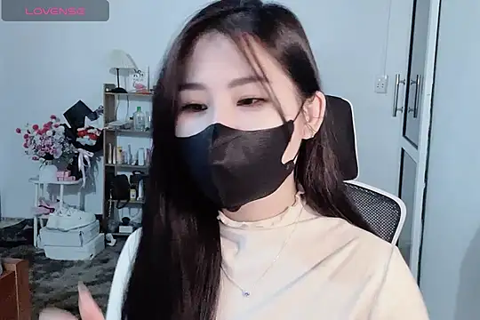 Snapshot of ___Daisy___ chatting on 11-23-25, 02:06 Daisy online show from 11-23-25, 02:06