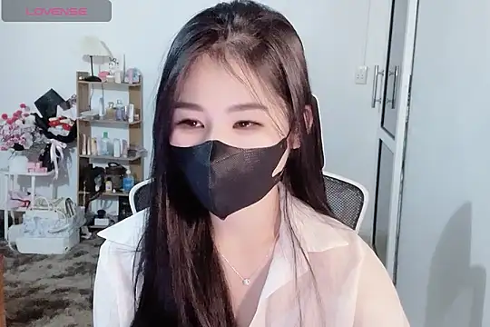 Snapshot of ___Daisy___ chatting on 11-26-25, 06:47 Daisy online show from 11-26-25, 06:47