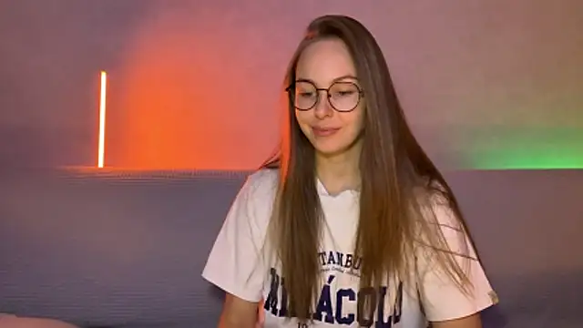 Snapshot of Oralaa1 chatting on 02-11-26, 06:13 Oralaa1 online show from 02-11-26, 06:13