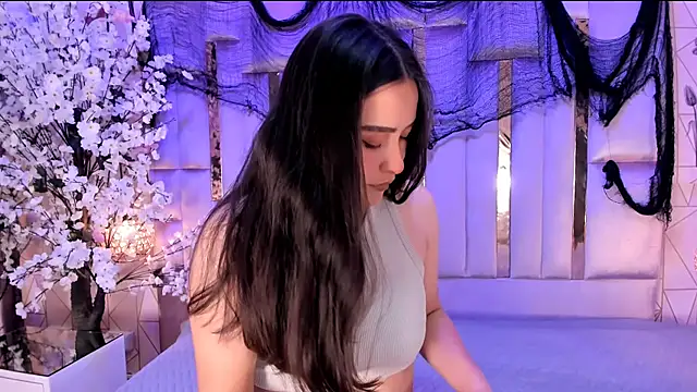 HannaCollins  online show from 11-20-25, 12:49