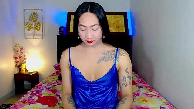Snapshot of LovelyQueen69 chatting on 04-08-26, 01:44 LovelyQueen69 online show from 04-08-26, 01:44