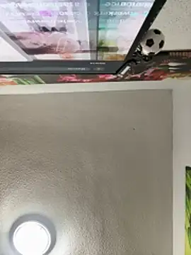 aavrdvh33 online show from 10-31-25, 09:38