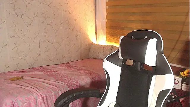 TssluttyNikka online show from 12-16-25, 03:06