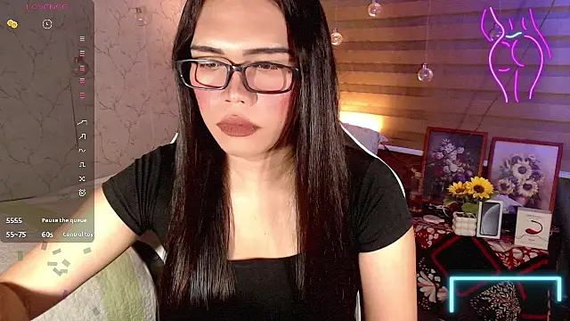 Snapshot of TssluttyNikka chatting on 02-23-26, 03:31 TssluttyNikka online show from 02-23-26, 03:31