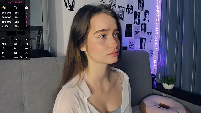 lovelyalivia online show from 11-10-25, 09:08