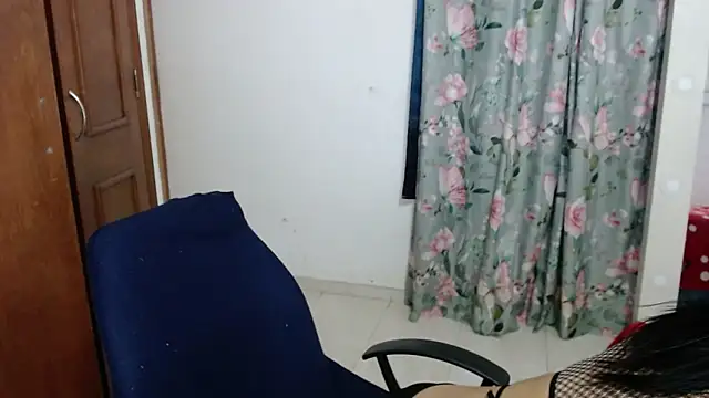 Snapshot of alejandralatina chatting on 11-29-25, 03:20 alejandralatina online show from 11-29-25, 03:20