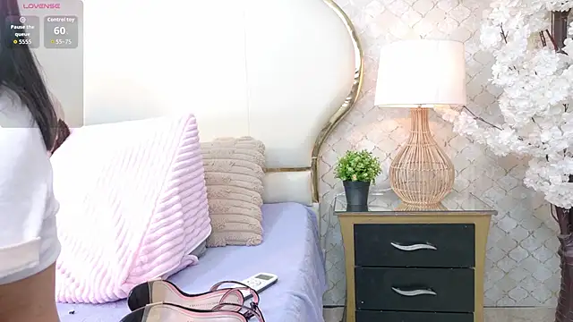 Mhia Sweet  online show from 03-10-26, 09:31