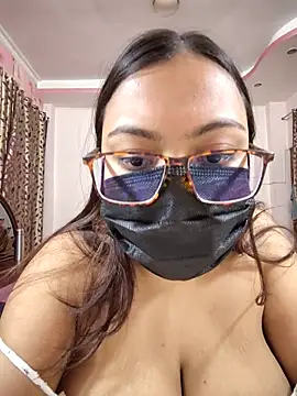 Snapshot of colleen_hoover chatting on 06-19-26, 10:19 colleen hoover online show from 06-19-26, 10:19