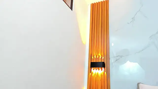 Snapshot of IsabellaMonet chatting on 12-15-25, 11:14 IsabellaMonet online show from 12-15-25, 11:14