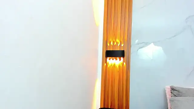 Snapshot of IsabellaMonet chatting on 12-16-25, 11:04 IsabellaMonet online show from 12-16-25, 11:04