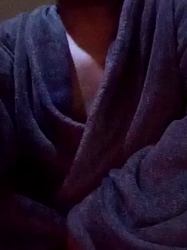 Snapshot of OnlyMoneyIwanT chatting on 10-12-25, 12:04 OnlyMoneyIwanT online show from 10-12-25, 12:04