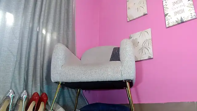 Snapshot of emily_ox0 chatting on 06-02-26, 07:05 emily ox0 online show from 06-02-26, 07:05