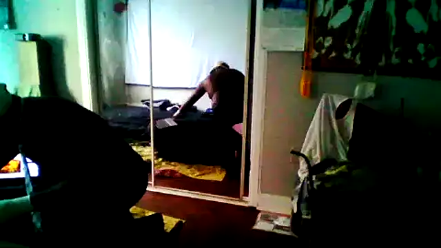 Snapshot of JezOne555 chatting on 09-12-25, 05:35 JezOne555 online show from 09-12-25, 05:35