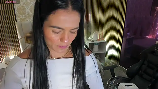 Rosalind tay online show from 10-04-25, 11:41