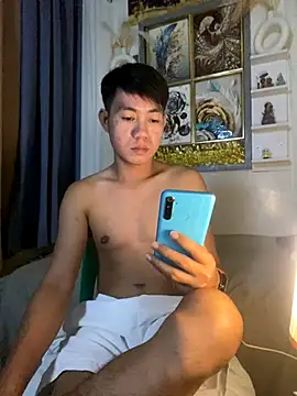 Snapshot of xshyboyx chatting on 09-10-25, 03:23 xshyboyx online show from 09-10-25, 03:23