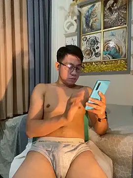 Snapshot of xshyboyx chatting on 09-12-25, 03:34 xshyboyx online show from 09-12-25, 03:34