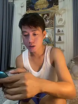 Snapshot of xshyboyx chatting on 09-18-25, 03:30 xshyboyx online show from 09-18-25, 03:30