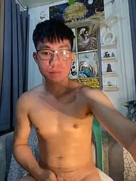 Snapshot of xshyboyx chatting on 09-24-25, 04:21 xshyboyx online show from 09-24-25, 04:21