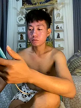 Snapshot of xshyboyx chatting on 09-27-25, 11:37 xshyboyx online show from 09-27-25, 11:37