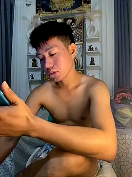 Snapshot of xshyboyx chatting on 09-28-25, 03:56 xshyboyx online show from 09-28-25, 03:56