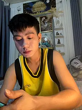 Snapshot of xshyboyx chatting on 10-04-25, 05:49 xshyboyx online show from 10-04-25, 05:49