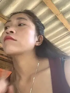 Snapshot of ThiHa003 chatting on 09-28-25, 03:23 ThiHa003 online show from 09-28-25, 03:23