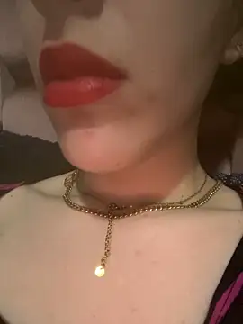 Snapshot of Mimisixo chatting on 05-18-26, 03:29 Mimisixo online show from 05-18-26, 03:29