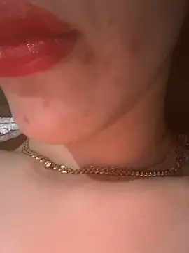 Snapshot of Mimisixo chatting on 06-25-26, 01:27 Mimisixo online show from 06-25-26, 01:27