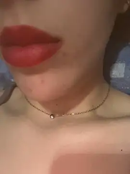 Snapshot of Mimisixo chatting on 07-17-26, 01:40 Mimisixo online show from 07-17-26, 01:40