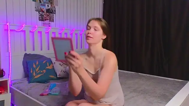 BeatrixCarIeton online show from 11-08-25, 07:12