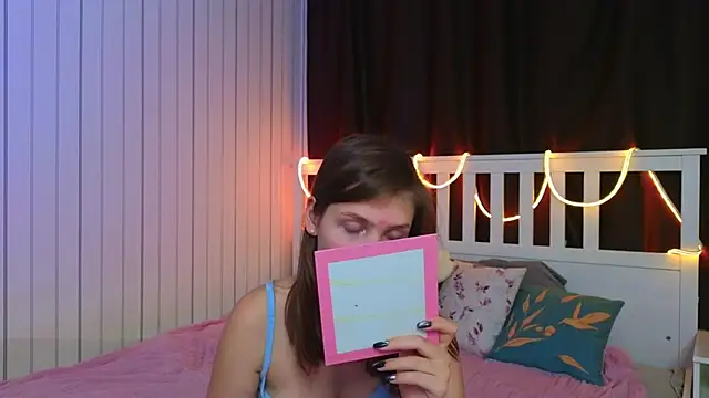 BeatrixCarIeton online show from 11-30-25, 07:29