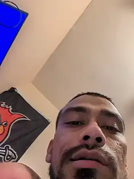 Snapshot of Cnutt310 chatting on 01-08-26, 12:35 Cnutt310 online show from 01-08-26, 12:35