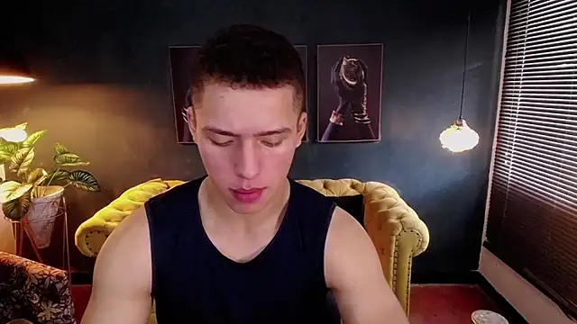 Snapshot of deivid_parker chatting on 10-01-25, 02:01 deivid parker online show from 10-01-25, 02:01