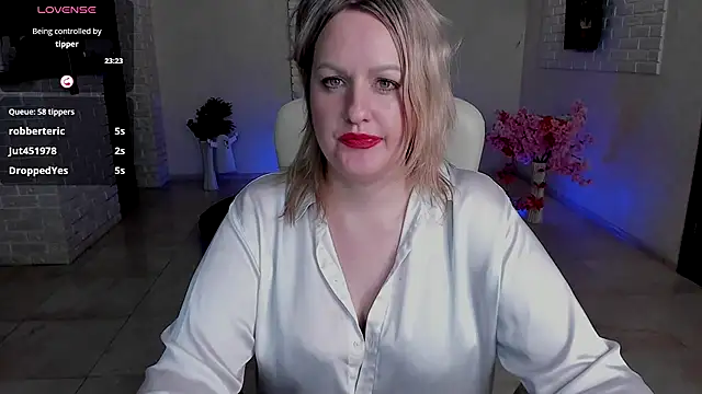 Snapshot of MariemLui chatting on 11-20-25, 08:08 MariemLui online show from 11-20-25, 08:08