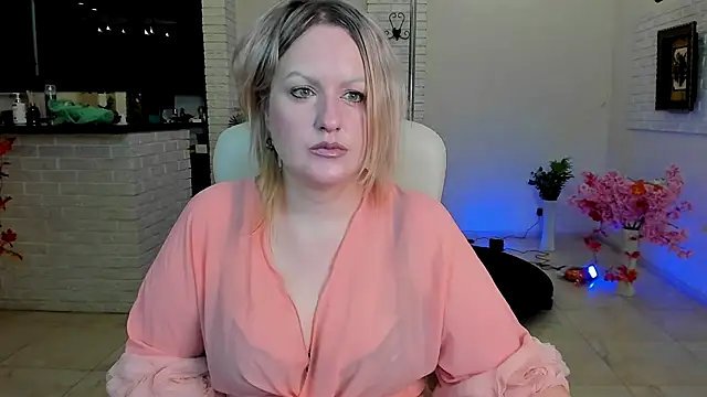 Snapshot of MariemLui chatting on 11-27-25, 03:03 MariemLui online show from 11-27-25, 03:03