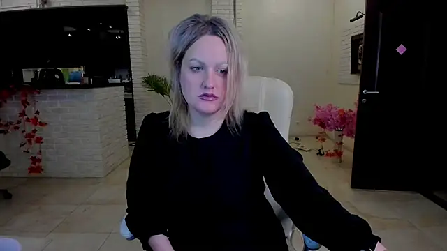 Snapshot of MariemLui chatting on 12-03-25, 12:36 MariemLui online show from 12-03-25, 12:36