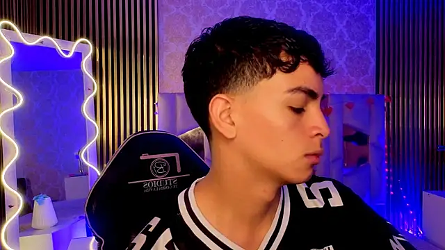 LIHIAN TAY online show from 04-05-26, 12:46