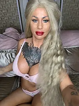 Snapshot of dutchbarbie chatting on 09-25-25, 08:12 dutchbarbie online show from 09-25-25, 08:12