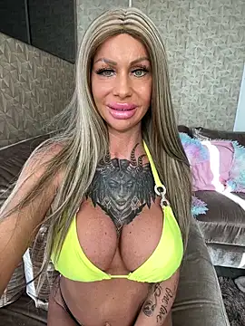 Snapshot of dutchbarbie chatting on 04-30-26, 04:24 dutchbarbie online show from 04-30-26, 04:24
