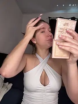 Snapshot of Agata_Holman chatting on 02-25-26, 05:00 Agata Holman online show from 02-25-26, 05:00