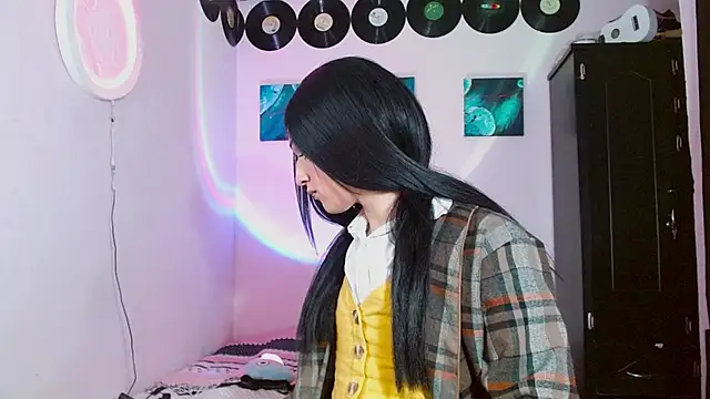 meghan devil  online show from 11-22-25, 12:31