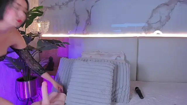 ValSmith  online show from 12-18-25, 03:56