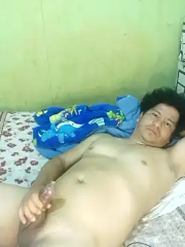 Snapshot of 3-11A chatting on 12-16-25, 06:18 3-11A online show from 12-16-25, 06:18