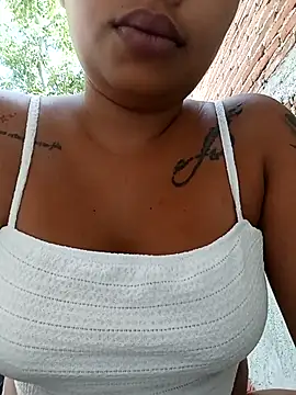 Naomi-Summer online show from 11-18-25, 04:44