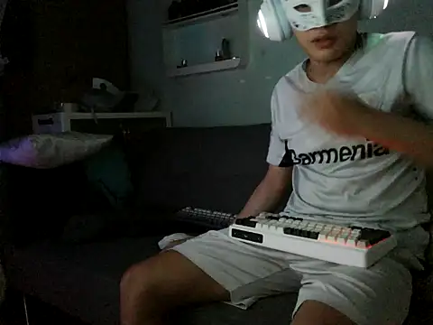 Snapshot of boyhigh1997 chatting on 05-31-26, 05:31 boyhigh1997 online show from 05-31-26, 05:31