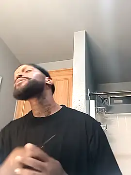 Snapshot of EbonyKing69 chatting on 10-13-25, 06:35 EbonyKing69 online show from 10-13-25, 06:35