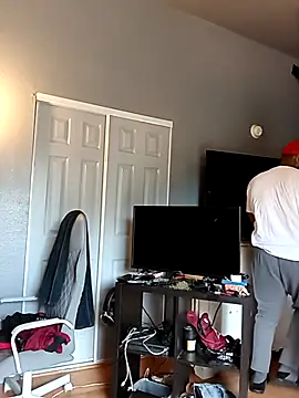 Snapshot of EbonyKing69 chatting on 10-14-25, 07:36 EbonyKing69 online show from 10-14-25, 07:36