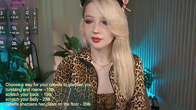 LauraWifeness online show from 09-17-25, 05:42