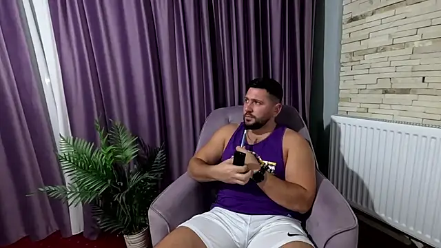 Gold Alpha Boy online show from 10-07-25, 04:59