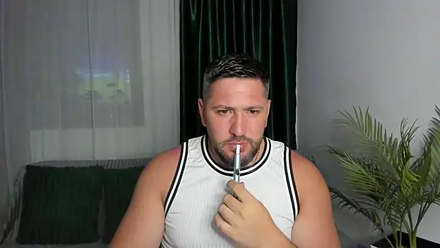 Snapshot of Gold_Alpha_Boy chatting on 07-18-26, 07:39 Gold Alpha Boy online show from 07-18-26, 07:39